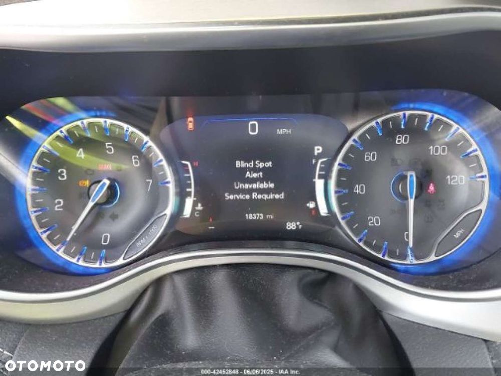 Chrysler Pacifica - 9