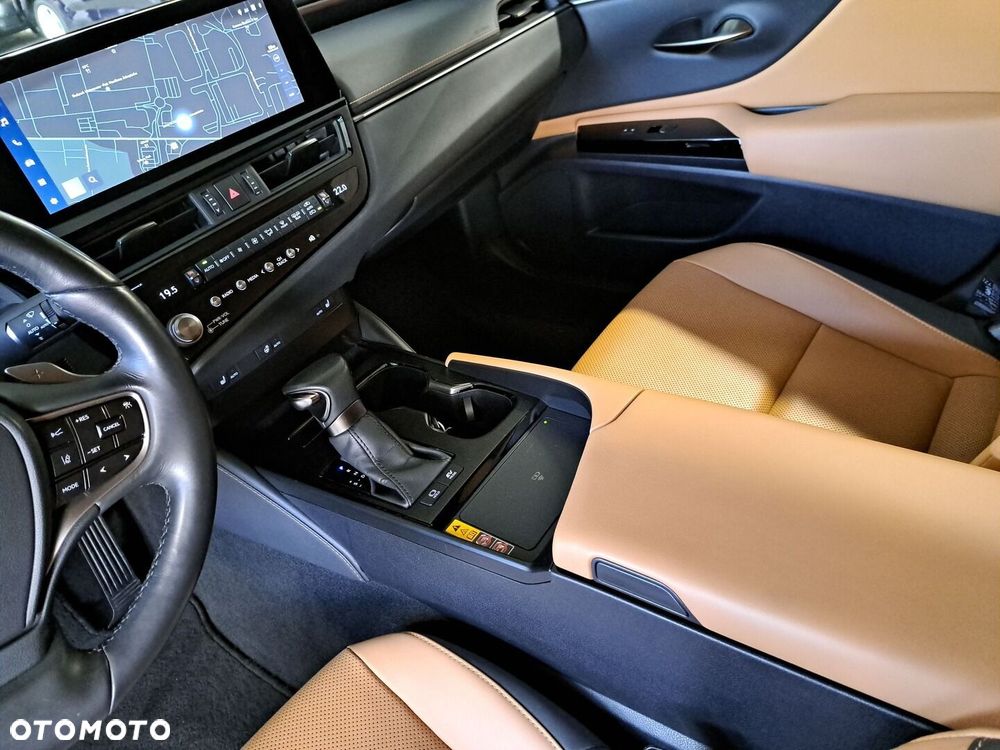 Lexus ES 300h Business Edition - 30