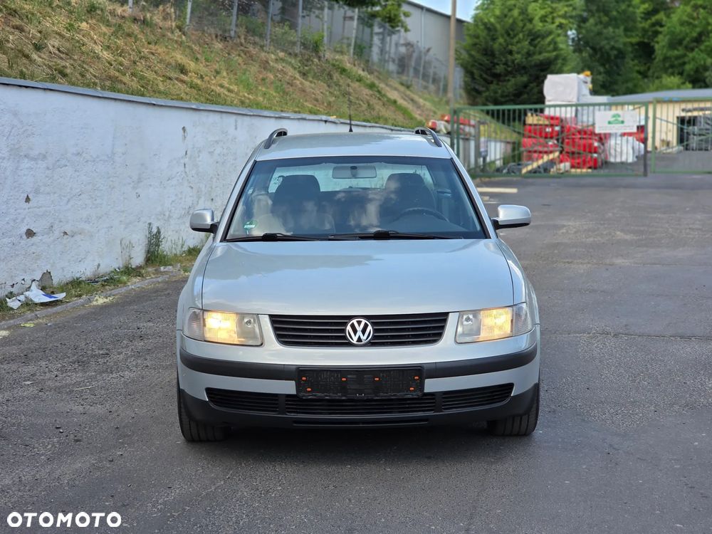 Volkswagen Passat 1.6 Comfortline - 16