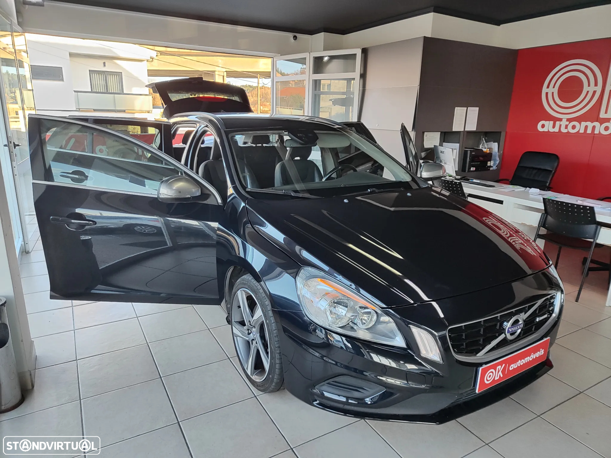 Volvo V60 2.0 D3 R-Design Start/Stop - 18