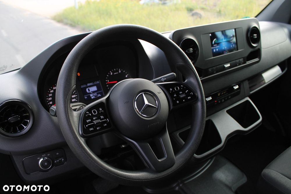 Mercedes-Benz Sprinter - 6