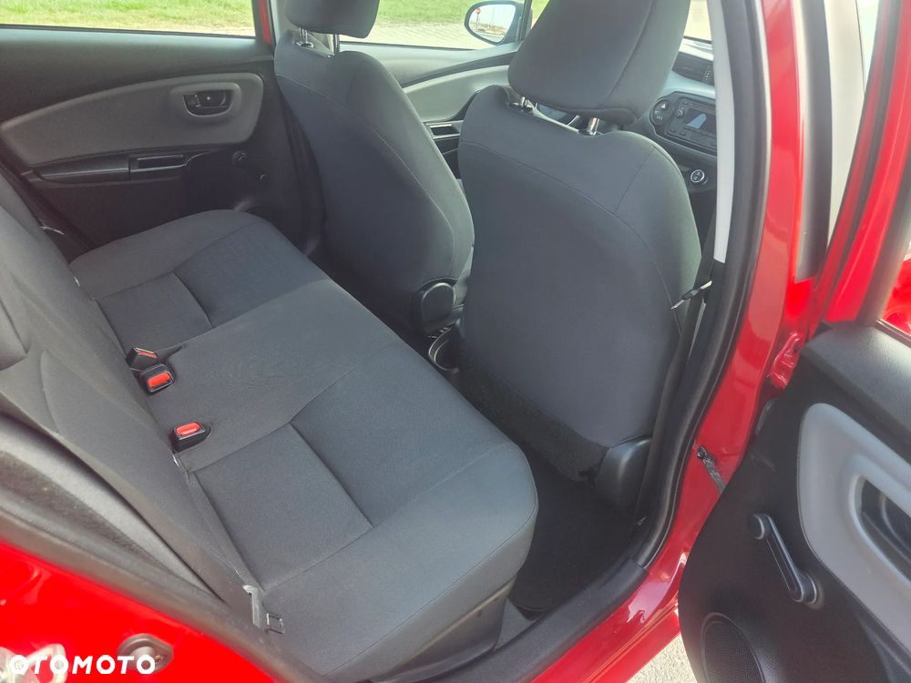 Toyota Yaris Hybrid 100 Dynamic EU6 - 17