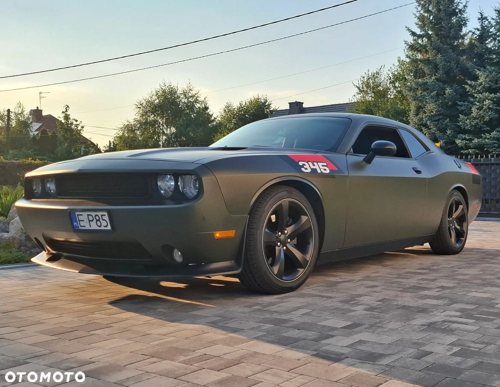 Dodge Challenger - 1