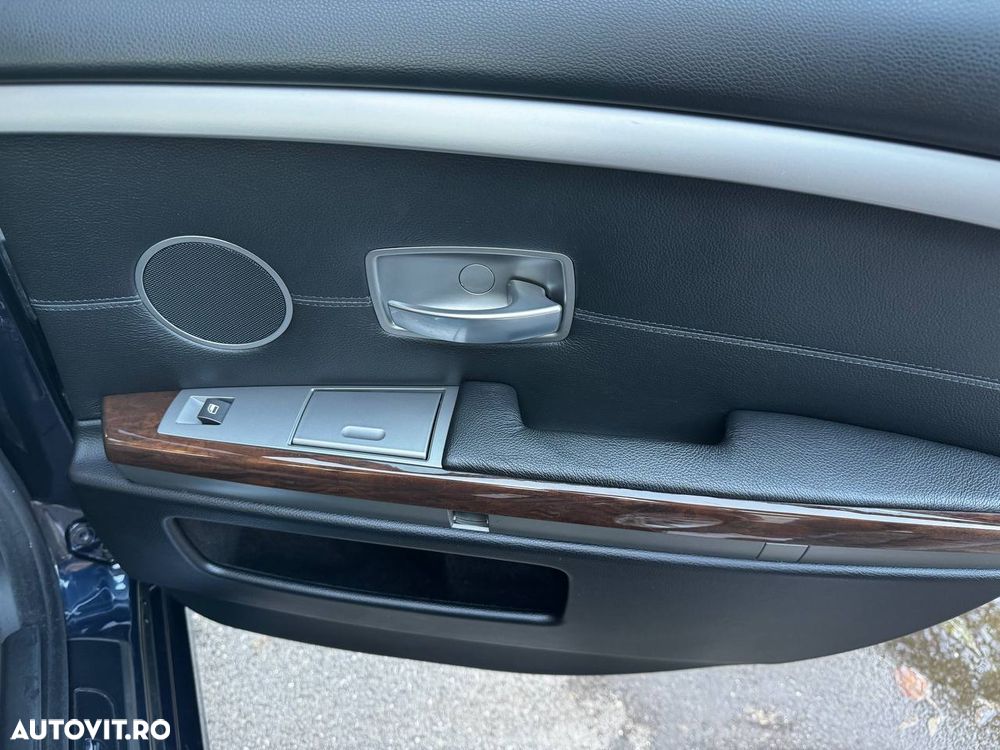 BMW Seria 7 - 16
