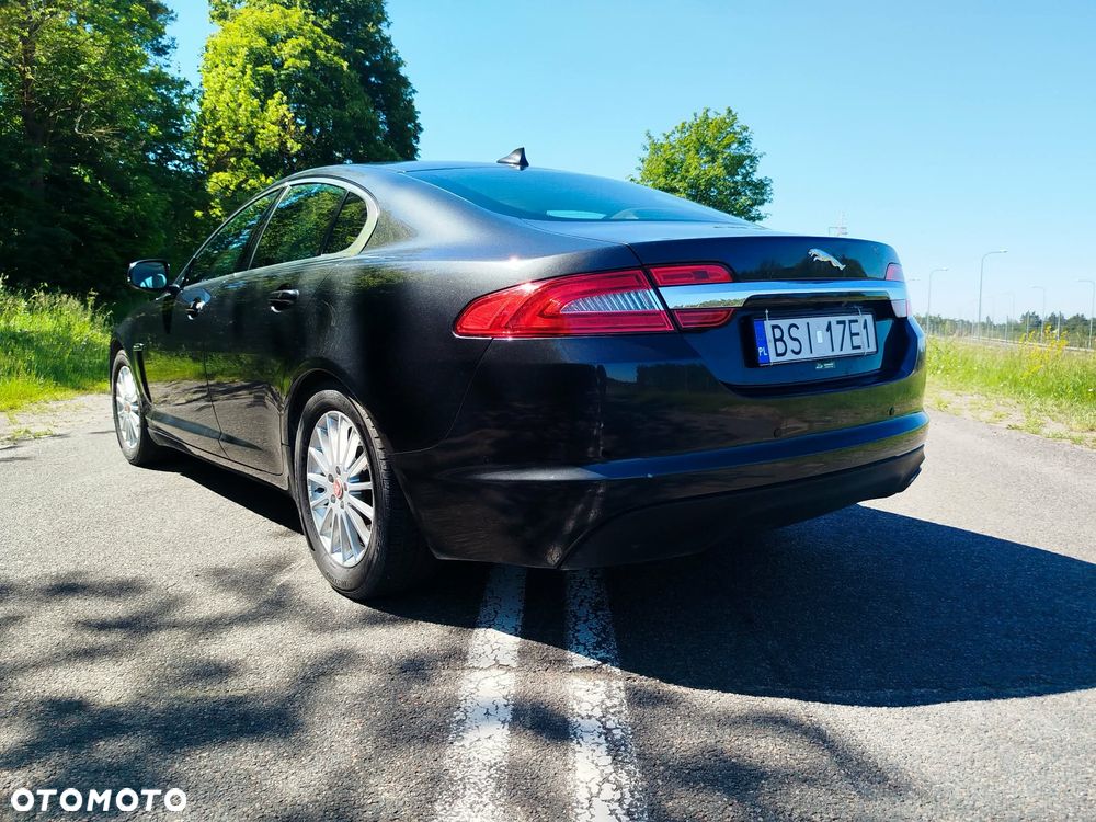 Jaguar XF 2.2 D Classic - 16