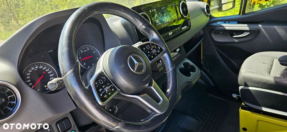 Mercedes-Benz Sprinter - 26