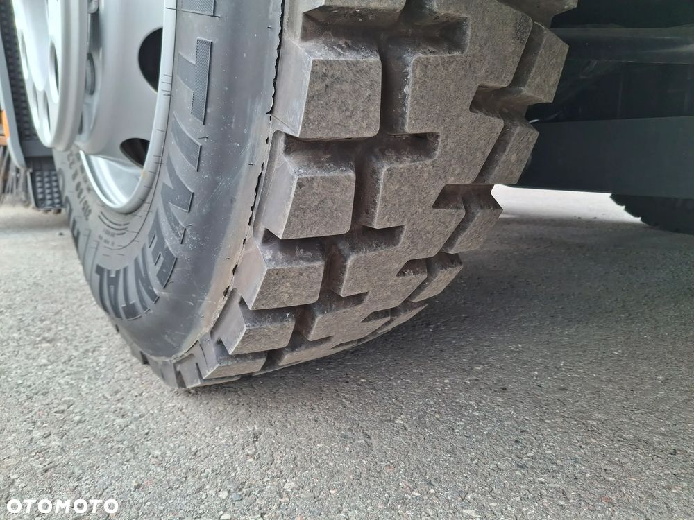 Mercedes-Benz Econic 1827 Zamiatarka FAUN Viajet EURO 6 PM10 Dodatkowy Silnik W Zabudowie Dodatkowa Szczotka Odchwaszczarka Dodatkowy Zbiornik Wody Rura do Liści Studzienek Samochód Jak Nowy 860 km Przebiegu 2023 Rok Zamiatarka Uliczna - 19