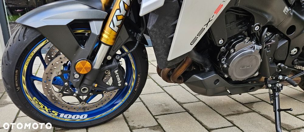 Suzuki GSX - 8