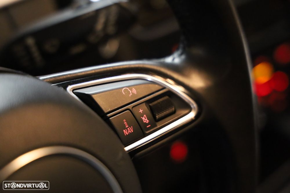 Audi A4 Avant 2.0 TDI Multitronic S-line - 31