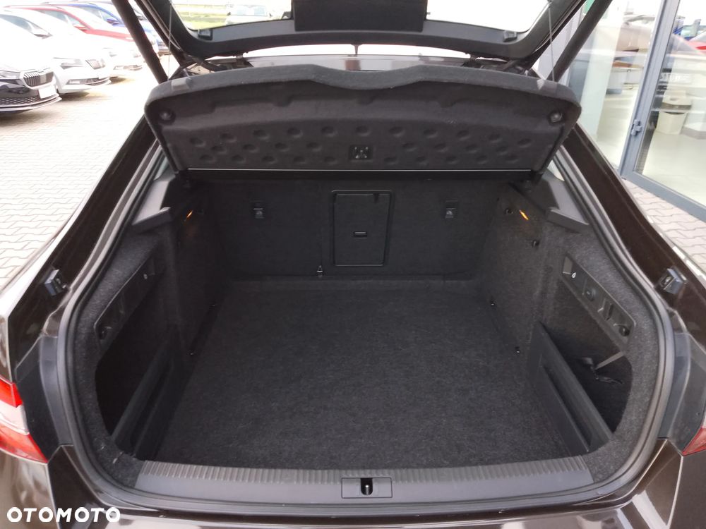 Skoda Superb 2.0 TDI Ambition DSG - 25