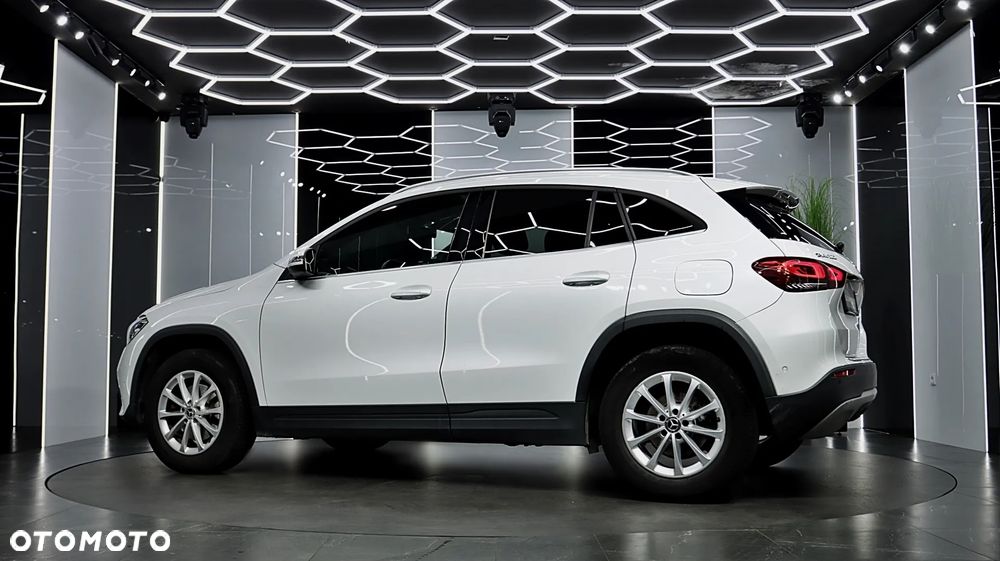 Mercedes-Benz GLA 200 - 5