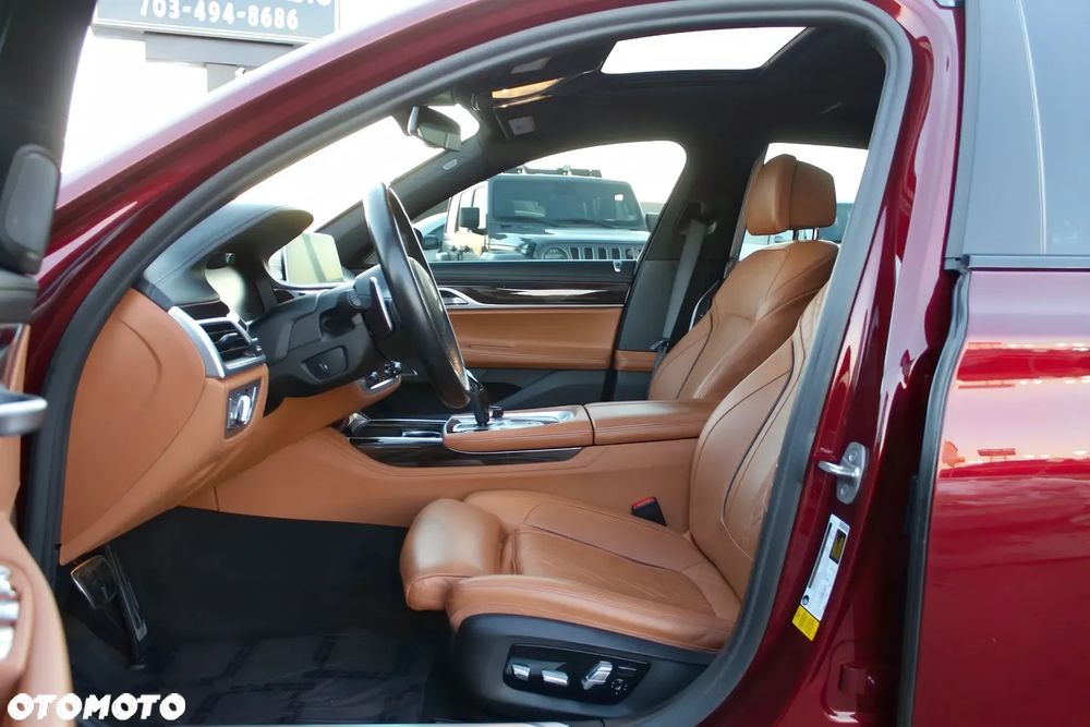 BMW Seria 7 740Li xDrive sport - 7
