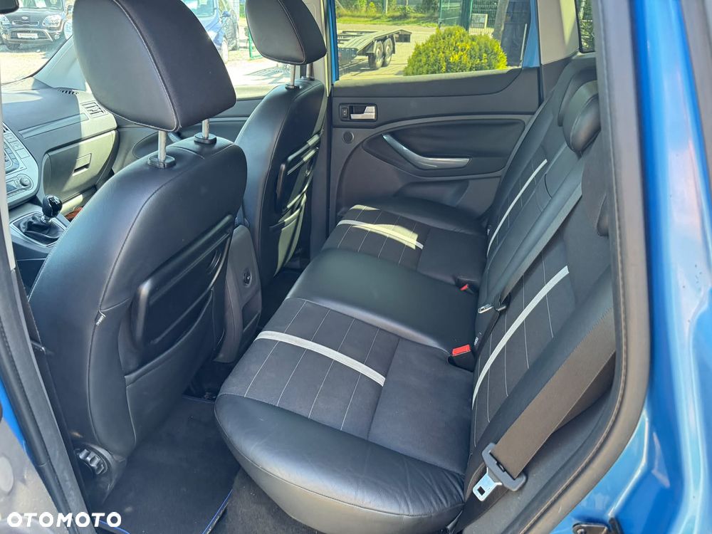 Ford Kuga 2.0 TDCi 2x4 Titanium - 11