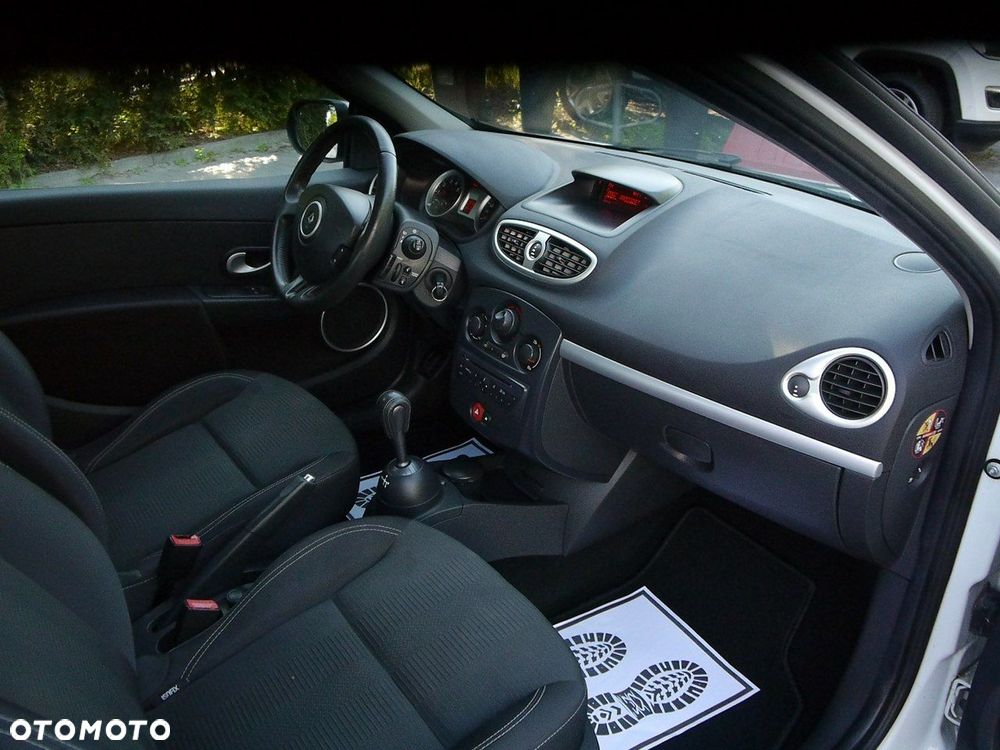 Renault Clio - 23
