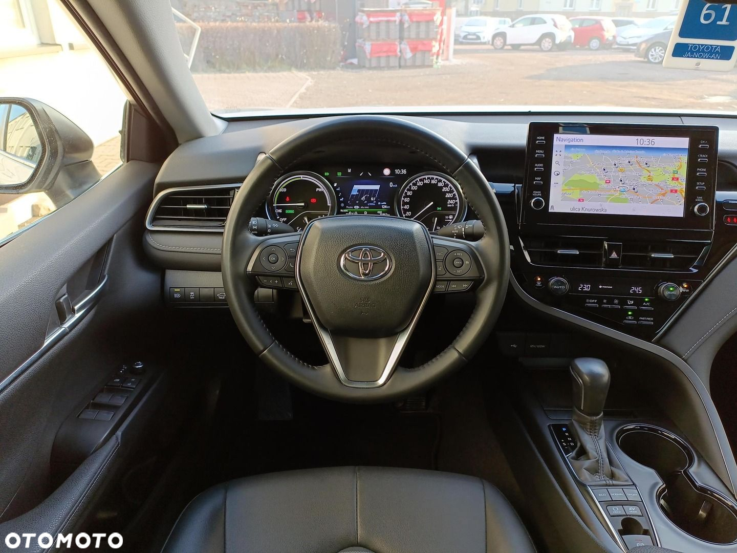 Toyota Camry - 12