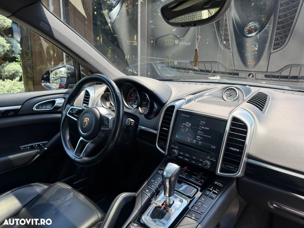 Porsche Cayenne Platinum Edition - 23