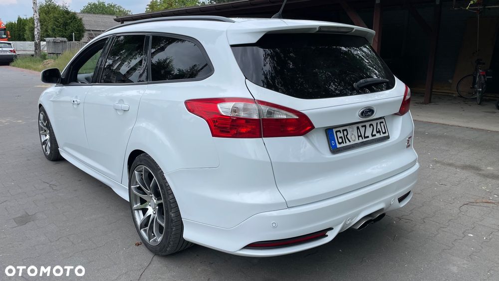 Ford Focus 2.0 EcoBoost ST mit Leder-Sport-Paket - 5