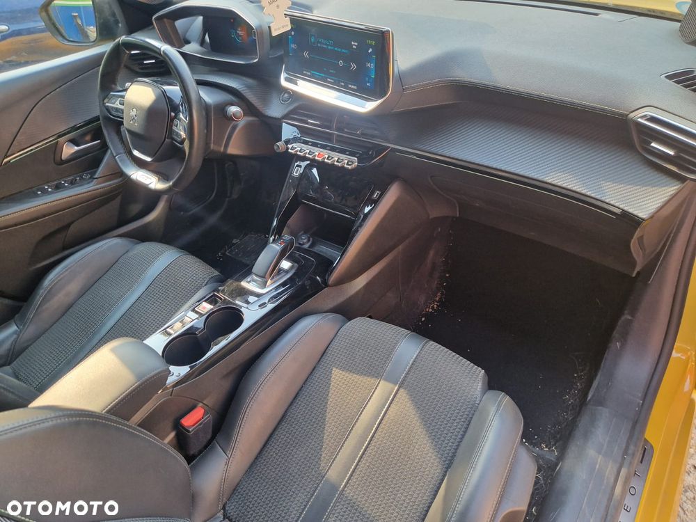 Peugeot 208 - 9