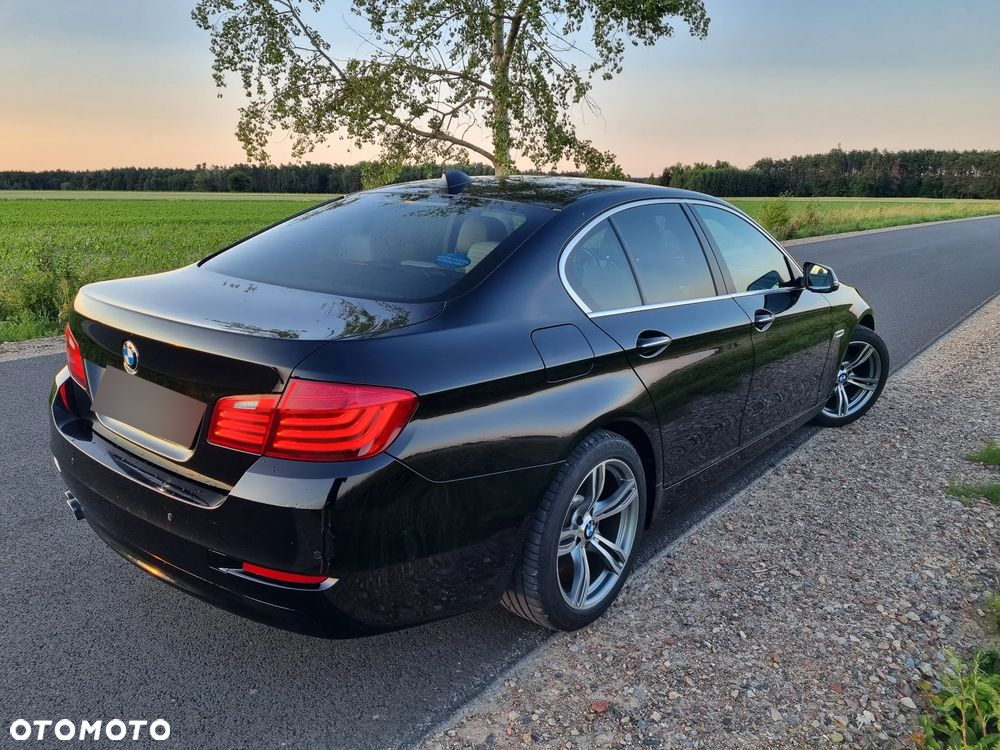 BMW Seria 5 520d xDrive - 5