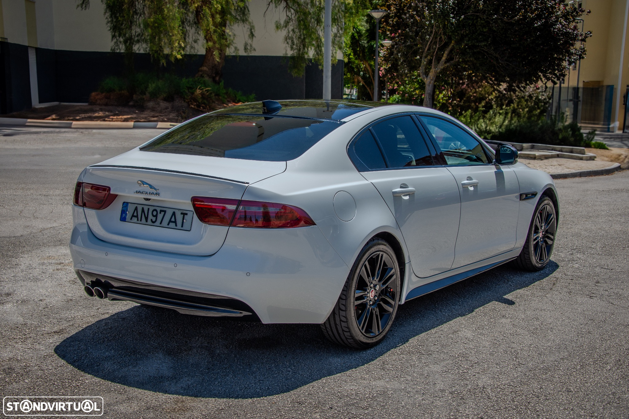 Jaguar XE 2.0 D R-Sport AWD Aut. - 7