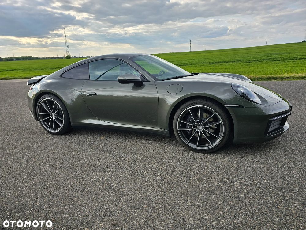 Porsche 911 Carrera - 4