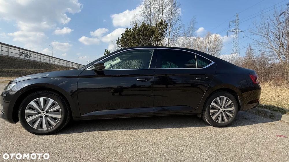 Skoda Superb 2.0 TDI SCR Style DSG - 3