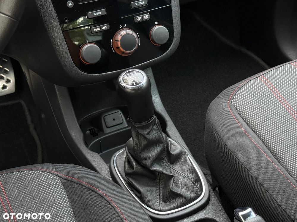 Opel Corsa 1.6 Turbo GSi - 17