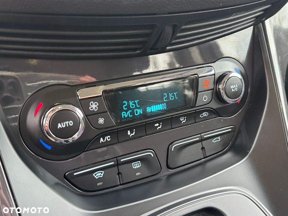 Ford Kuga 2.0 TDCi 4x4 Titanium - 12