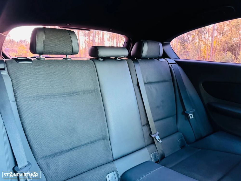 BMW 118 d Pack M - 33