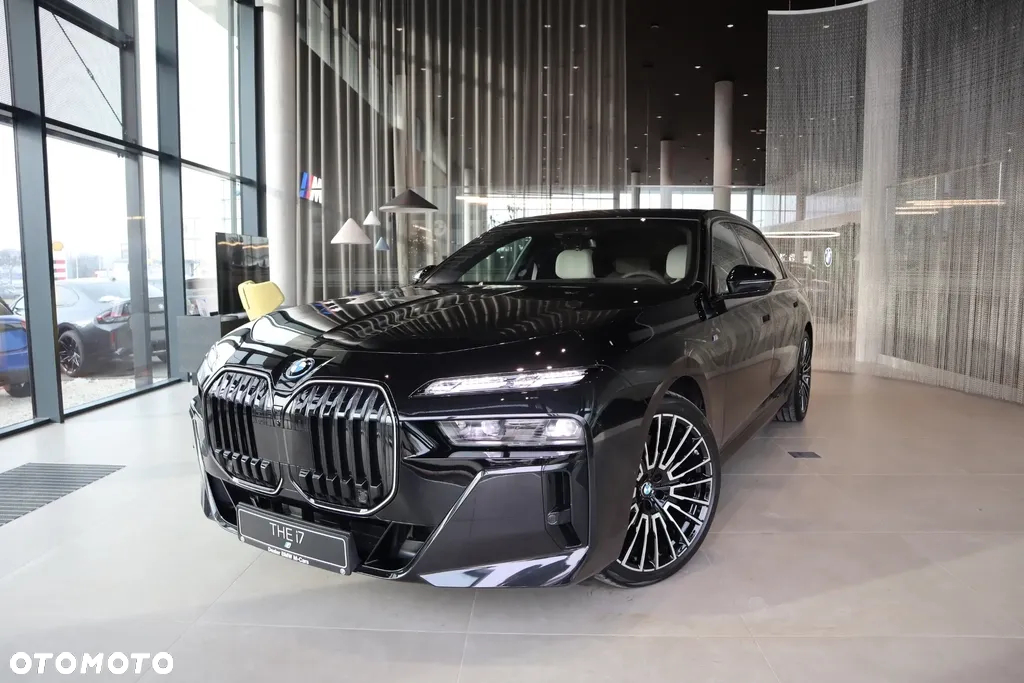 BMW i7 - 2