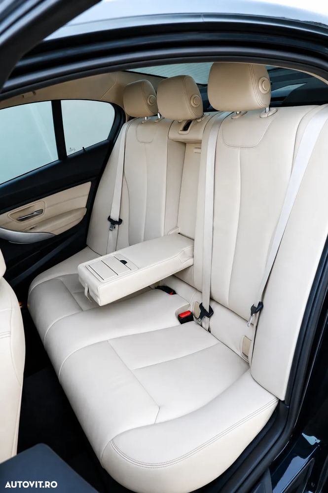BMW Seria 3 320d xDrive Aut. - 7