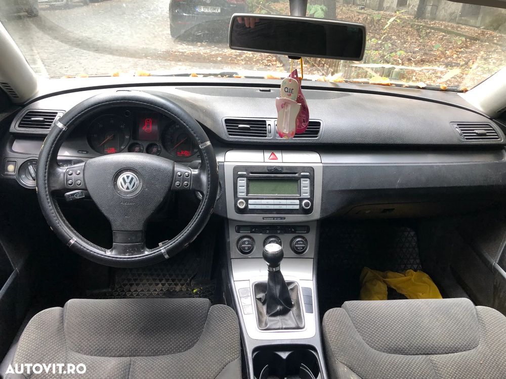 Dezmembrez VW Volkswagen Passat B6 break bej galben auriu 2.0 BMP manual 140cp - 4