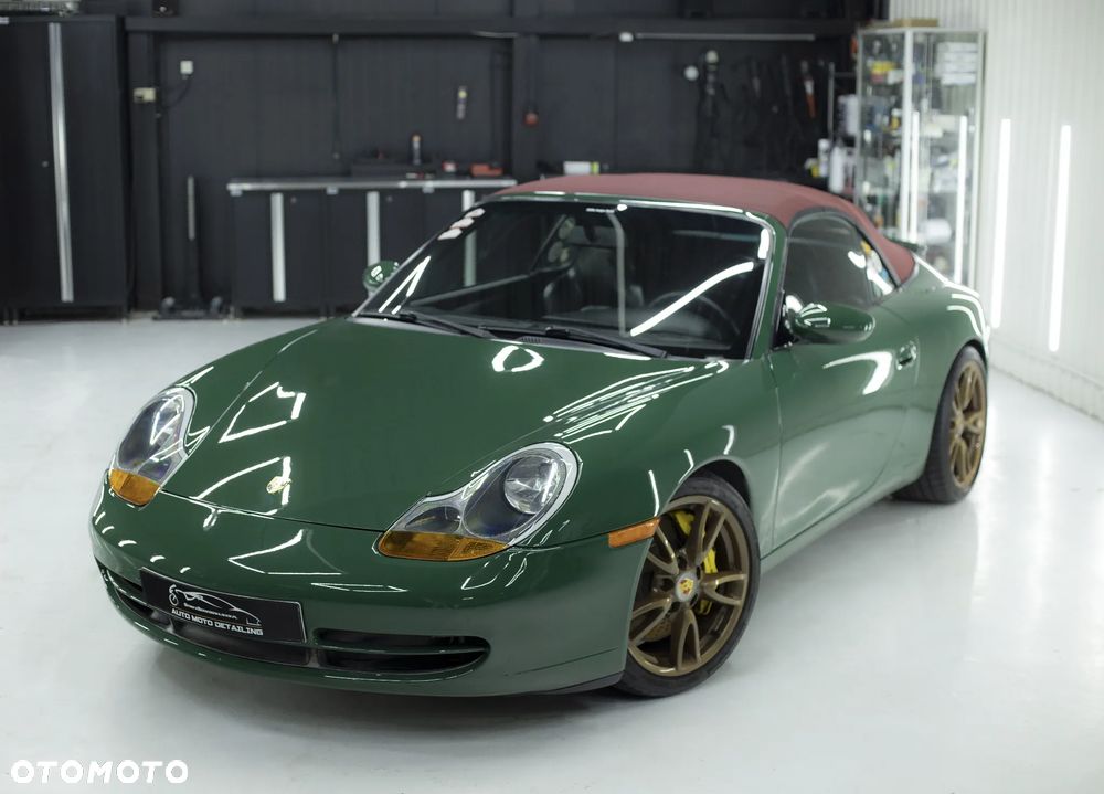 Porsche 911 Carrera 4 - 3