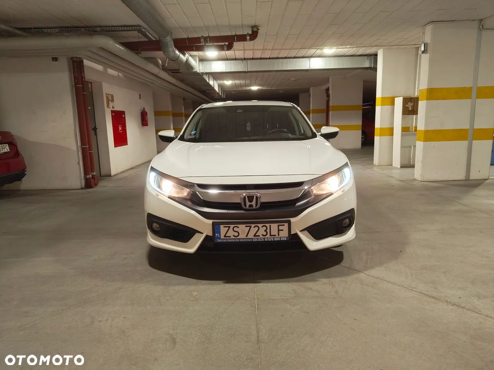 Honda Civic 1.5 T Elegance CVT - 2