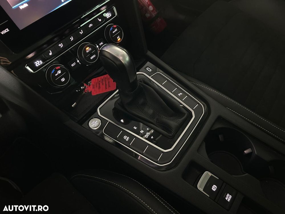 Volkswagen Passat - 21