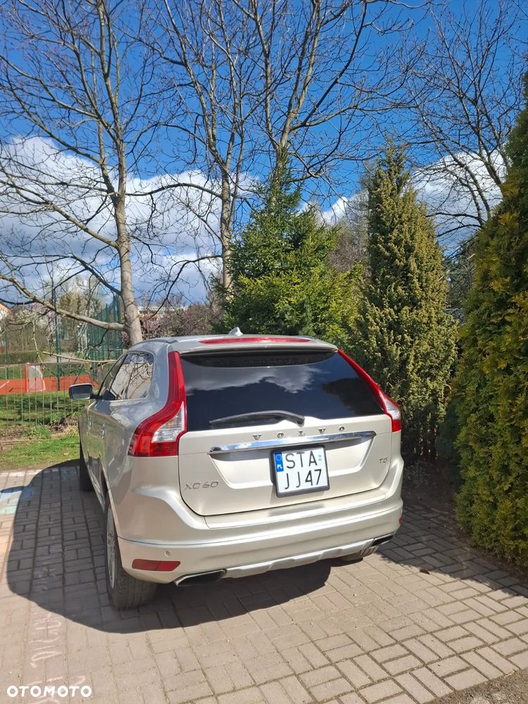 Volvo XC 60 T5 Geartronic Momentum - 15