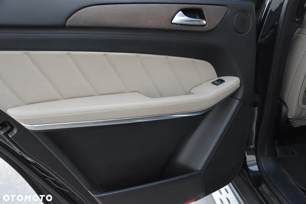 Mercedes-Benz GL 350 BlueTec 4-Matic - 35