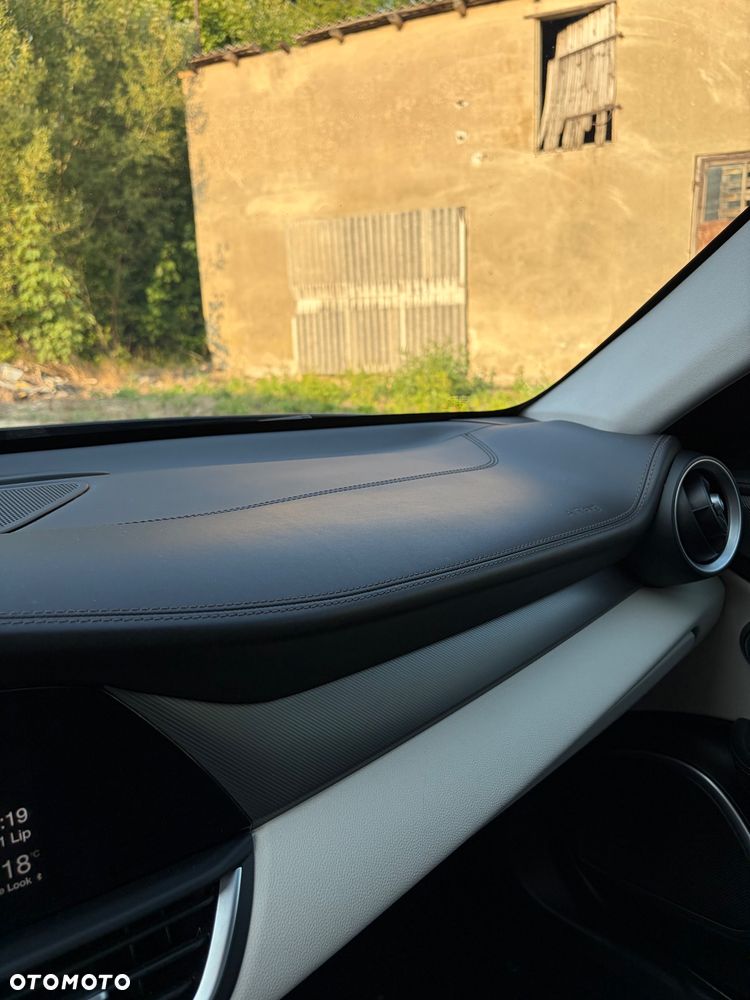 Alfa Romeo Giulia 2.0 Turbo Veloce TI Q4 - 14