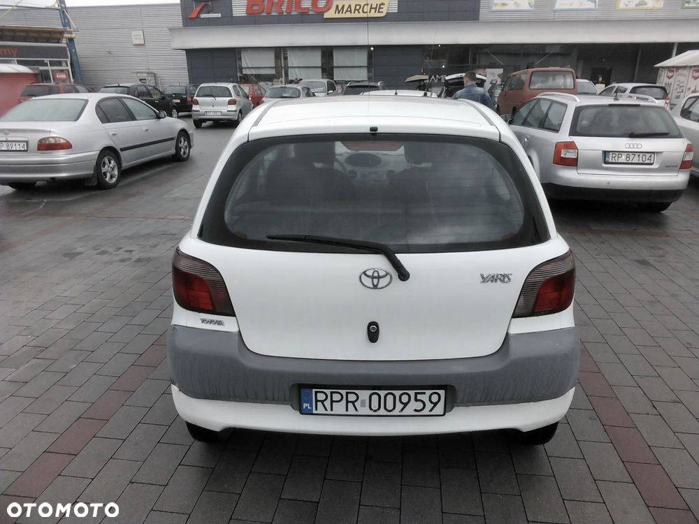 Toyota Yaris - 11