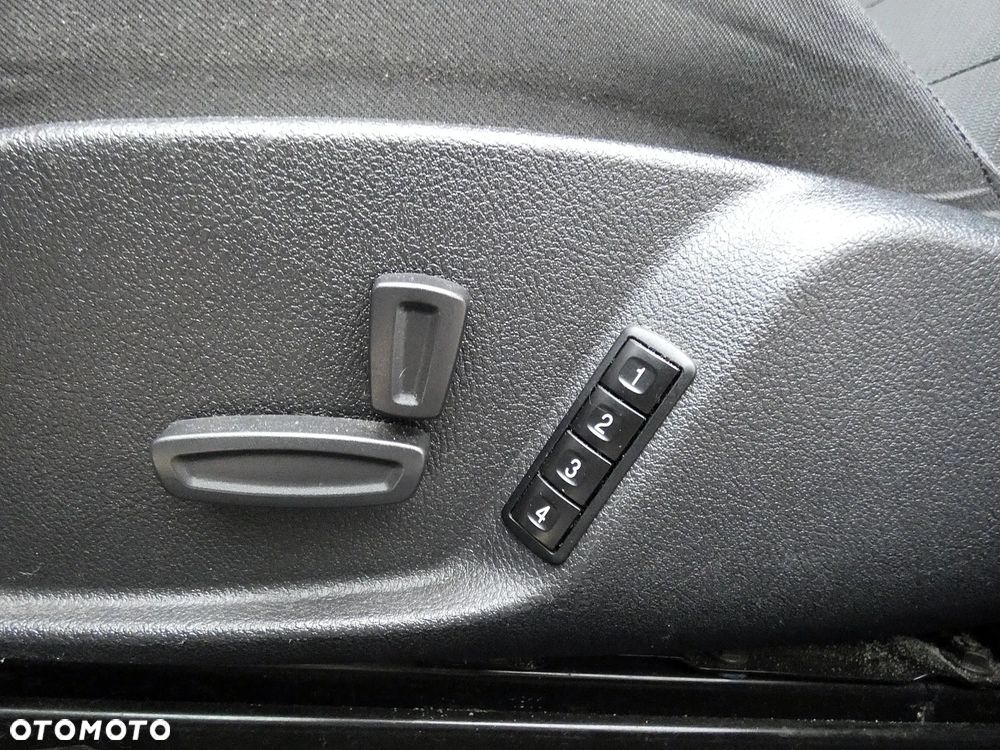 Ford Mondeo 1.6 T Platinium X Plus (Trend) - 36