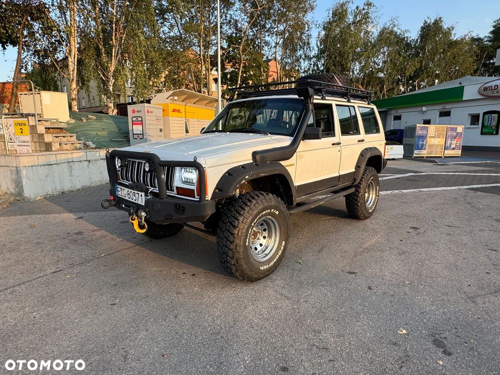 Jeep Cherokee 4.0 Limited - 12