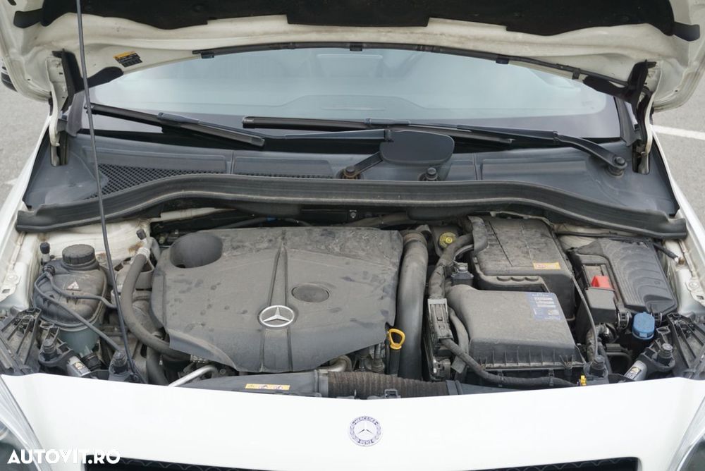 Mercedes-Benz B - 17