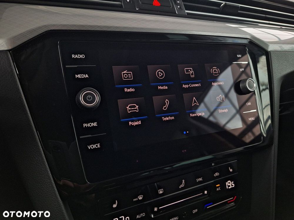 Volkswagen Passat - 30