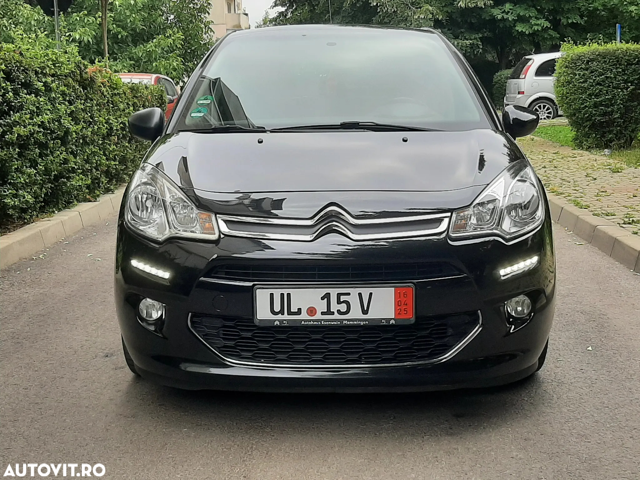 Citroën C3 1.2 PureTech BVM Shine - 2