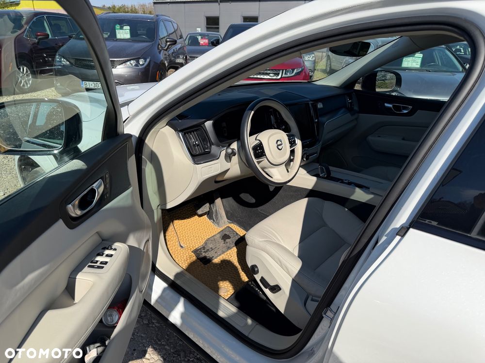 Volvo XC 60 B5 B AWD Geartronic RDesign - 23