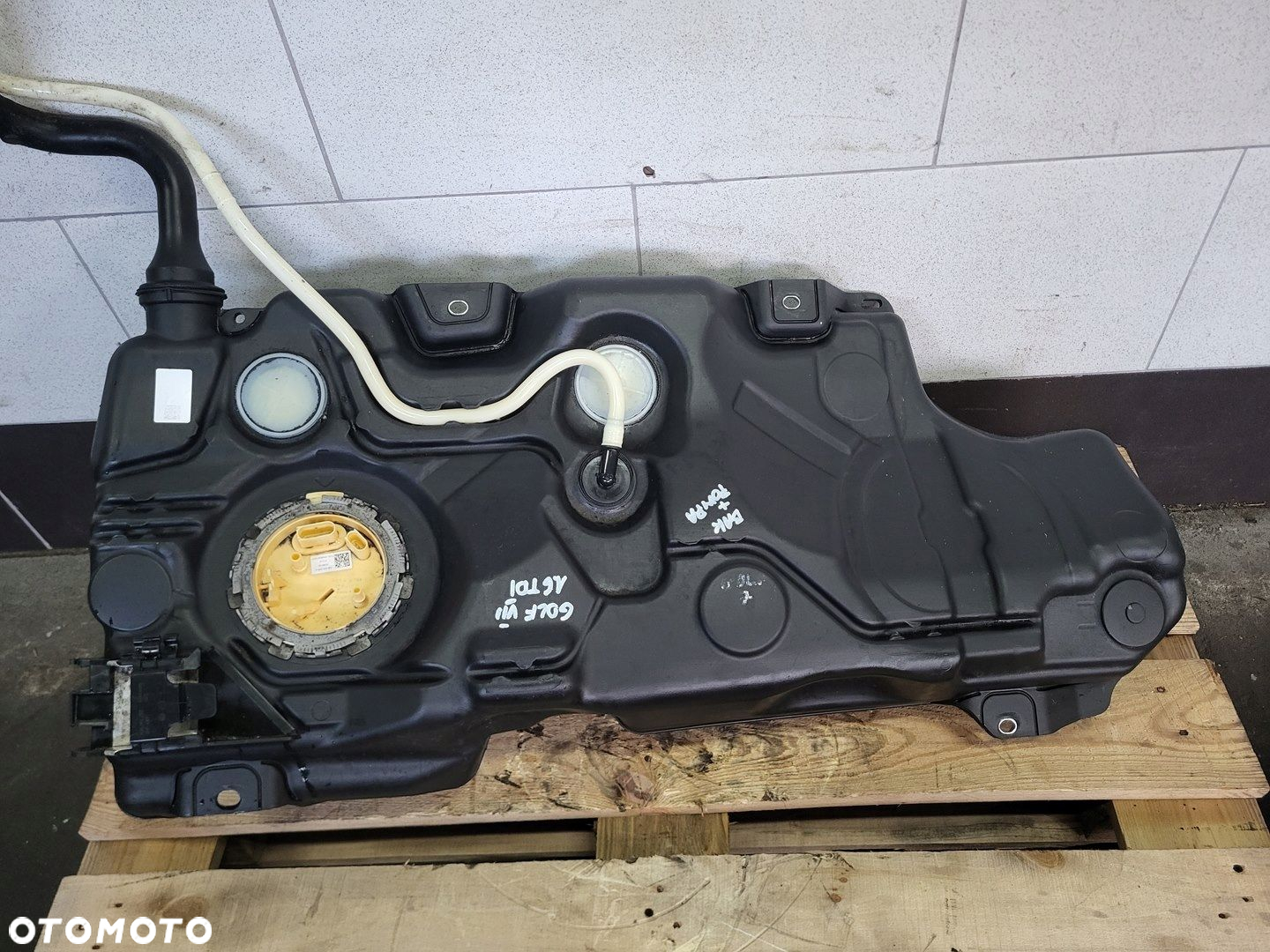 VW GOLF VII 1.6 TDI ZBIORNIK PALIWA Z POMPĄ BAK POMPA PALIWA KOMPLET - 2