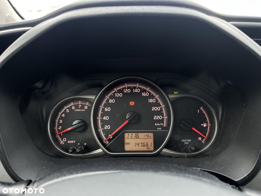 Toyota Yaris 1.33 Active - 8