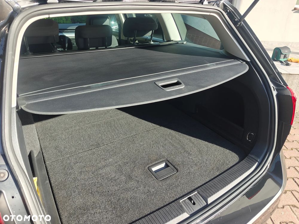 Volkswagen Passat 2.0 TDI SCR DSG Comfortline - 13