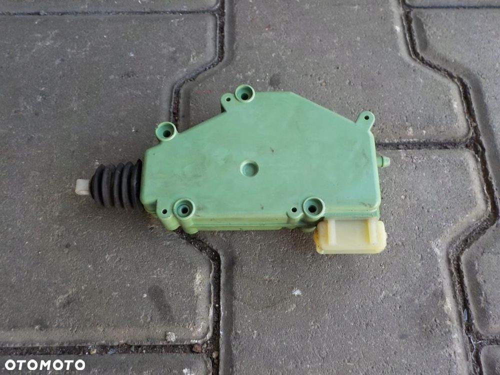 VW T4 SIŁOWNIK CENTRALNEGO ZAMKA 3 PIN - 1