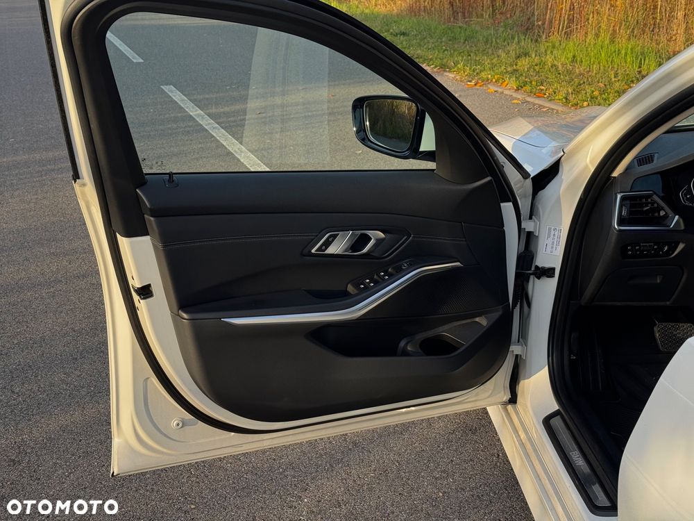 BMW Seria 3 - 17